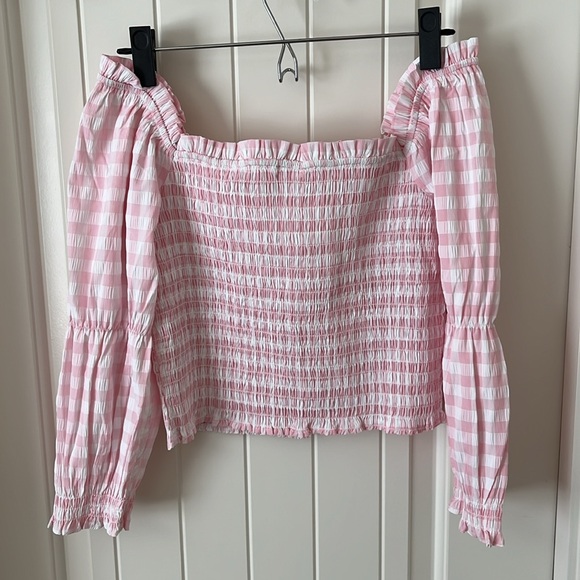 Francesca’s Pink Gingham Smocked Off The Shoulder Blouse - Size small, NWT - Picture 3 of 3
